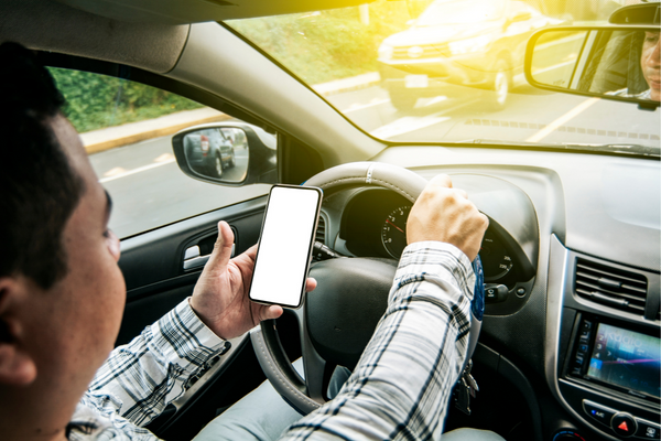 Tips for minimizing distracted driving 